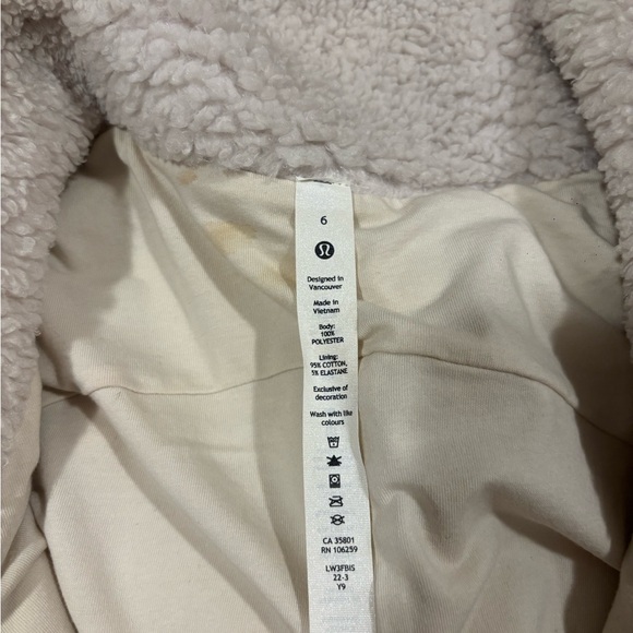 Lululemon Athletica Cream Fleece Jacket - Picture 2 of 3